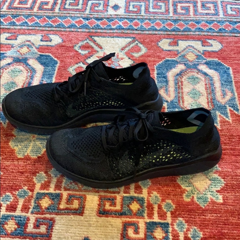 Nike free RN flyknit size 9